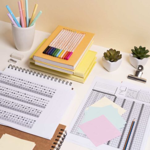 Custom Thesis Writing Services Img